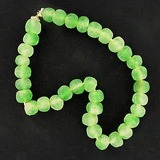 Large Ghaneen green glass beads necklace 05.11.917