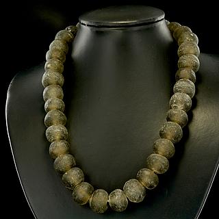 Necklace of large brown Ghaneen glass beads 05.11.924