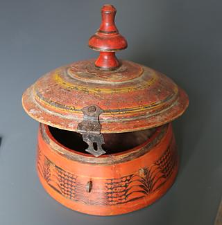 Large antique spice box, Punjab (Pakistan) 09.02.159