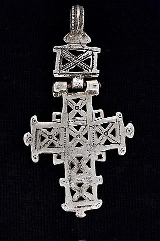 Nice ols Ethiopian silver cross pendant 02.06.482