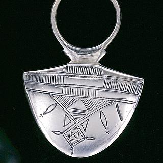 Tuareg pendant 01.09.912