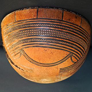 Incised Fulani calabash with a reddish patina 09.01.1654