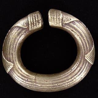 West African heavy brass bracelet 01.01.822