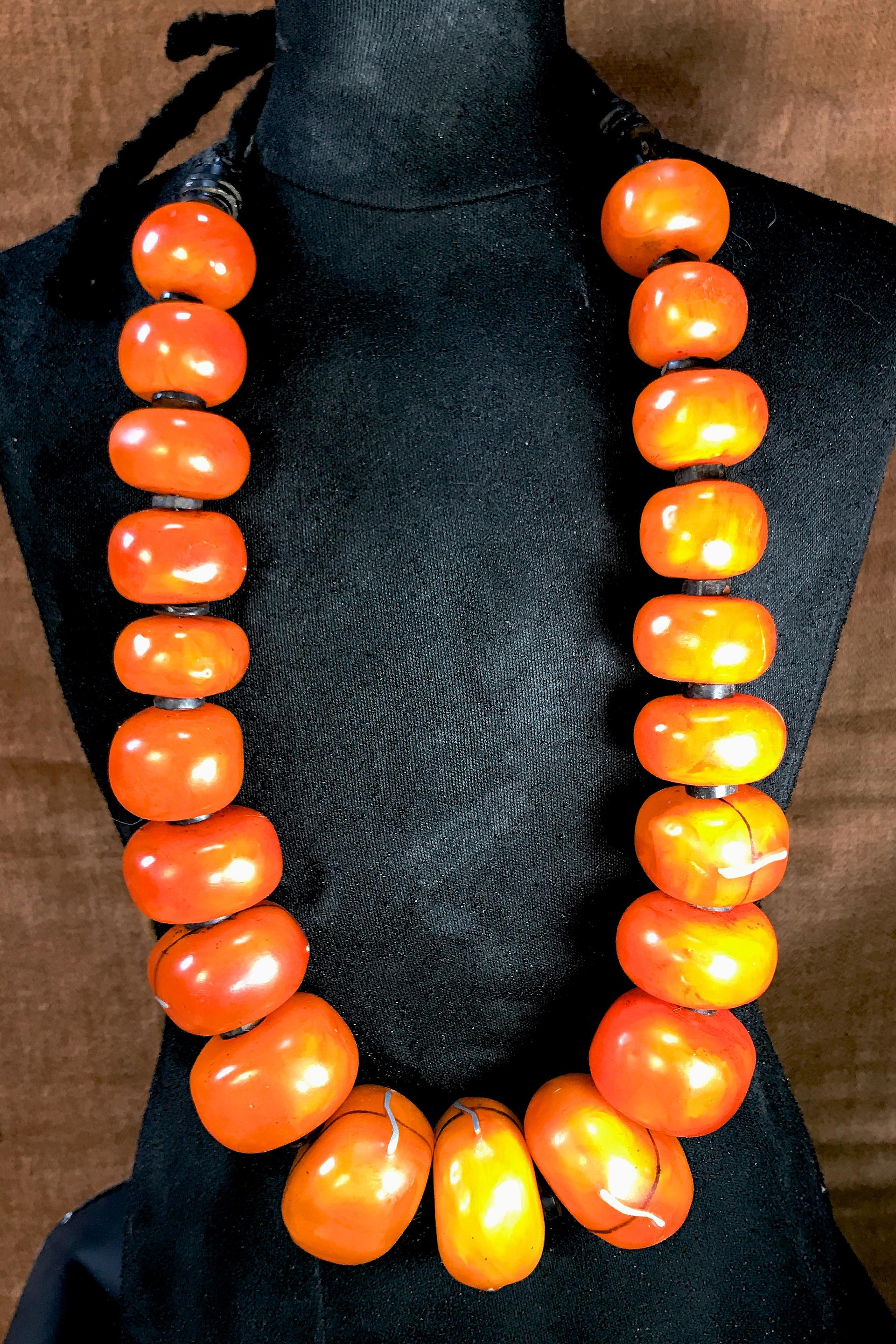 Old hot sale amber necklace