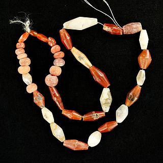 Small necklace of white and red carnelian beads 05.04.954