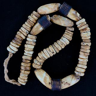Ancient stone necklace 05.09.1549