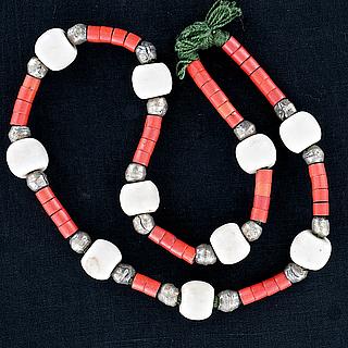 Tibetan glass and metal beads necklace 04.02.1968