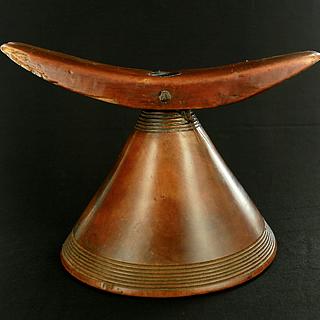 Oromo headrest with beautiful patina 06.01.054