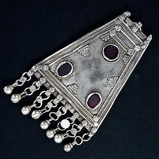 Yemeni "Muthallath" pendant 03.05.1326