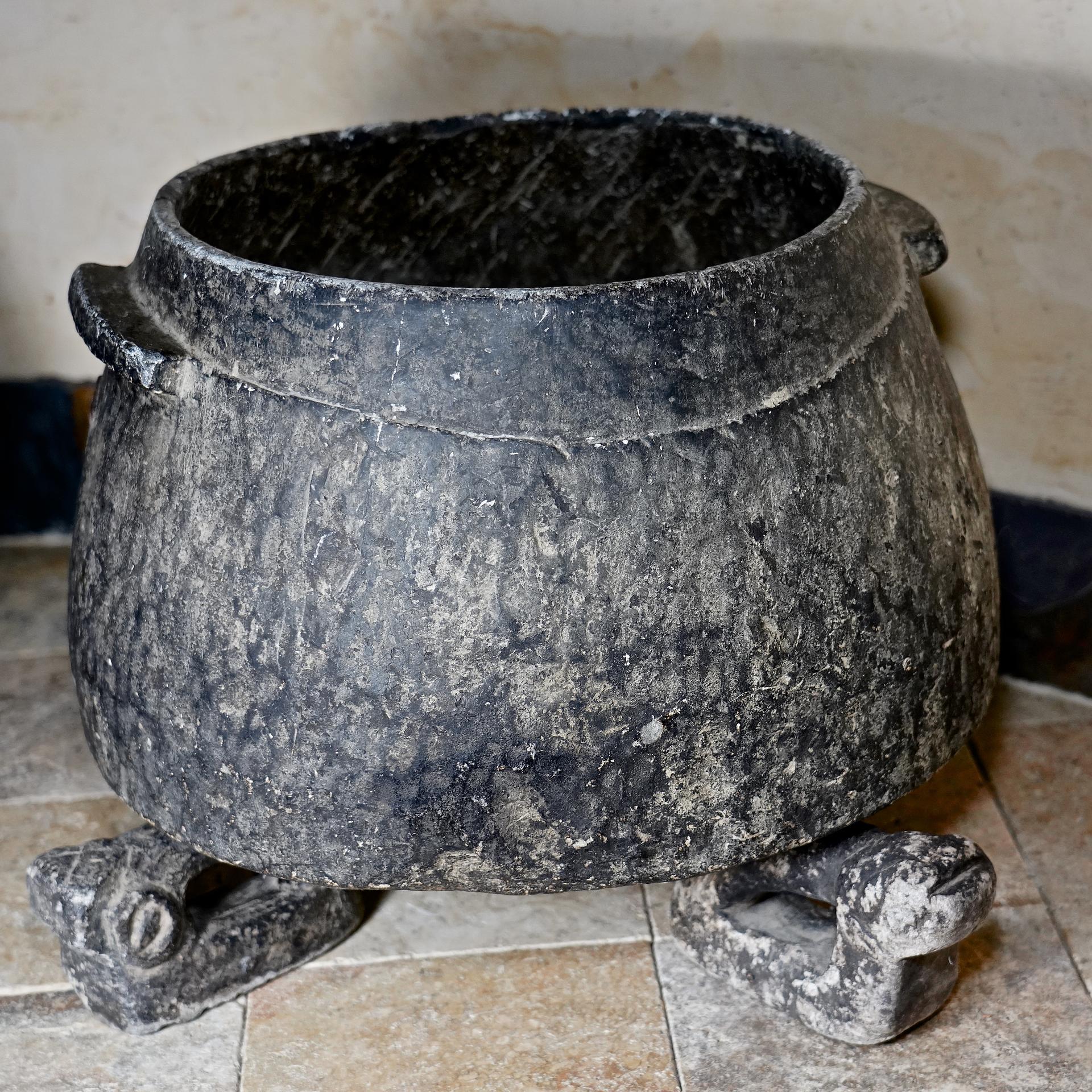 Stone cooking-pot from Afghanistan (14.04.2034) - Ethnic Design -  Collection Reto Zehnder