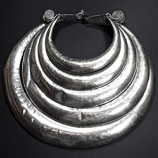 Original Hmong / Miao five ring tribal torc 04.05.1874