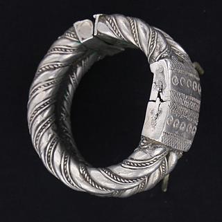 Heavy Argoba bracelet - Ethiopia 02.02.426
