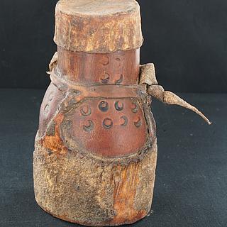 Turkana "Elmolo" container for fat 09.04.1726
