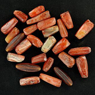 Set of 26 medium carnelian beads 05.04.963