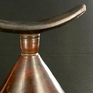 Oromo headrest with beautiful patina 06.01.038