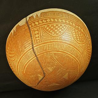 Interesting, unique, decorative calabash bowl 09.01.1692