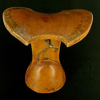 Headrest from the lower Oromo valley 06.03.182