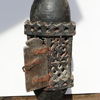 Under Construction: Varia Yemeni Artifacts 03.07