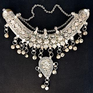 Ethiopian silver crescent wedding necklace 02.03.1356