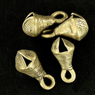 Set of 4 antiques brass bells 13.02.1425