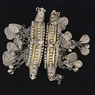 Pair of Rashaïda bracelets with picks and dangles 02.01.428