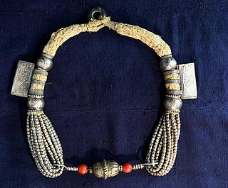 Omani triangular " Digg" necklace 03.01.111