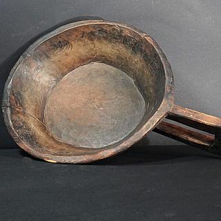 Ethiopian wooden plate with Handle 09.05.1765