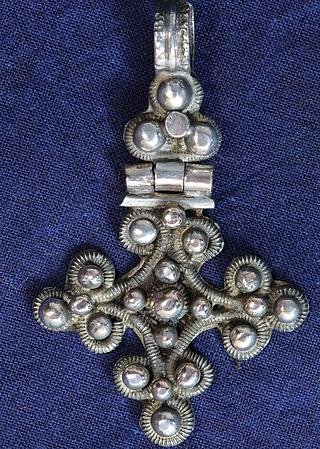 Ethiopian silver cross with salomonic design 02.06.062