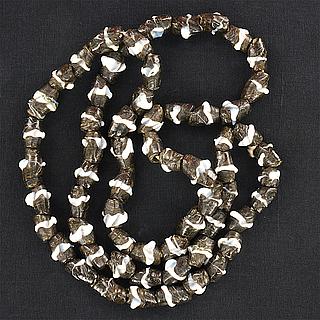 Black & white Bida beads necklace 05.10.1526