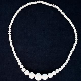 Small white necklace 05.17.1538