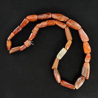 Necklace with facet cut agate beads 05.04.942