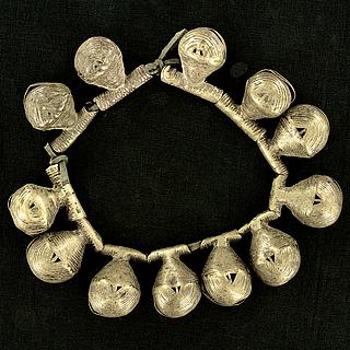 Bracelet or anklet with 12 antiques brass bells 13.02.1422