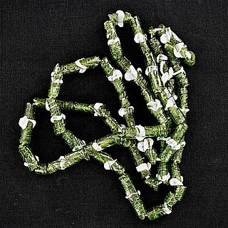 Green & white Bida glass beads necklace 05.10.1524