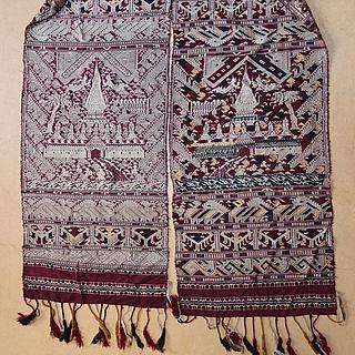 Magnific handwoven silk Pha Biang shawl, Laos 11.04.632