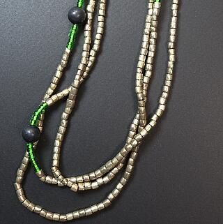 Ethiopian necklace wit small silver alloy beads 02.03.032