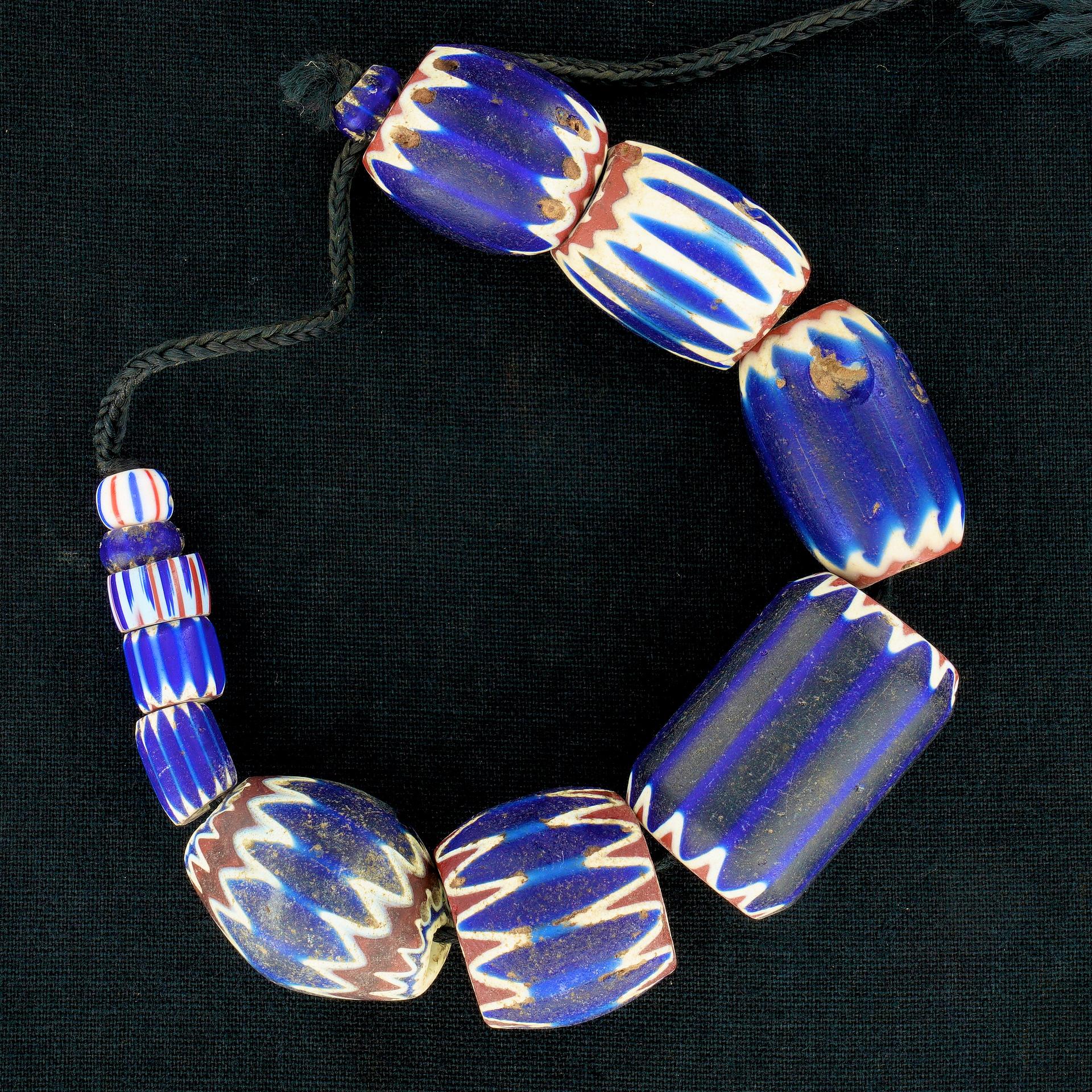 strand of 10 ancient chevron beads 05.01.1499