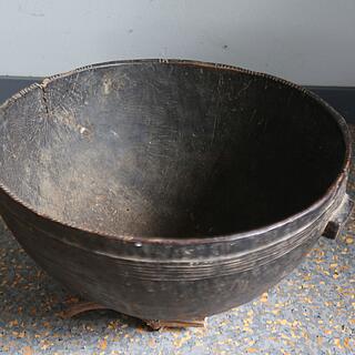 Black wooden bowl from Ethiopia 09.05.152